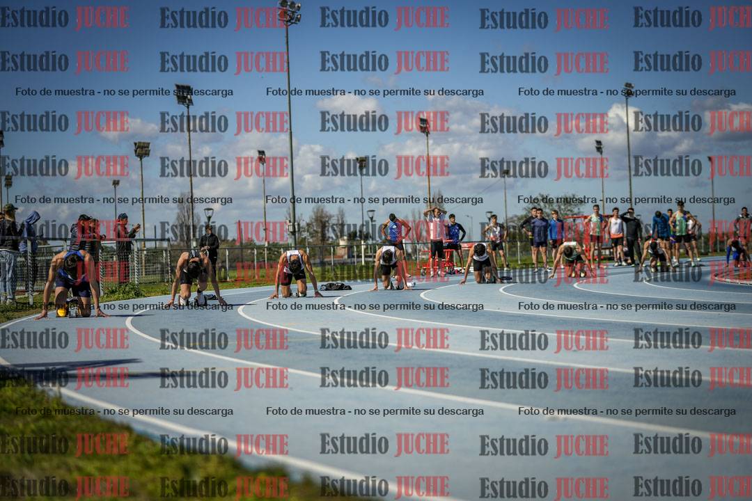 Fotos de los 200 m llanos de varones