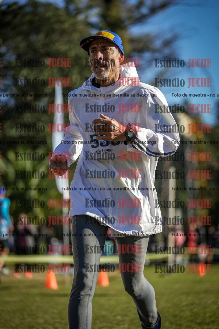 Fotos de la llegada del cross de 4000 m - varones