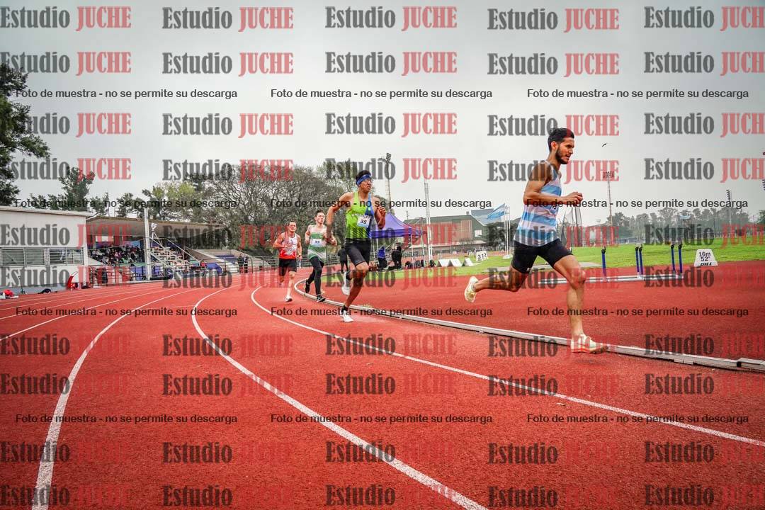 Fotos de los 800 m llanos de varones
