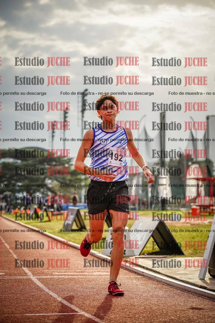 Fotos de los 3000 m con obstáculos de varones