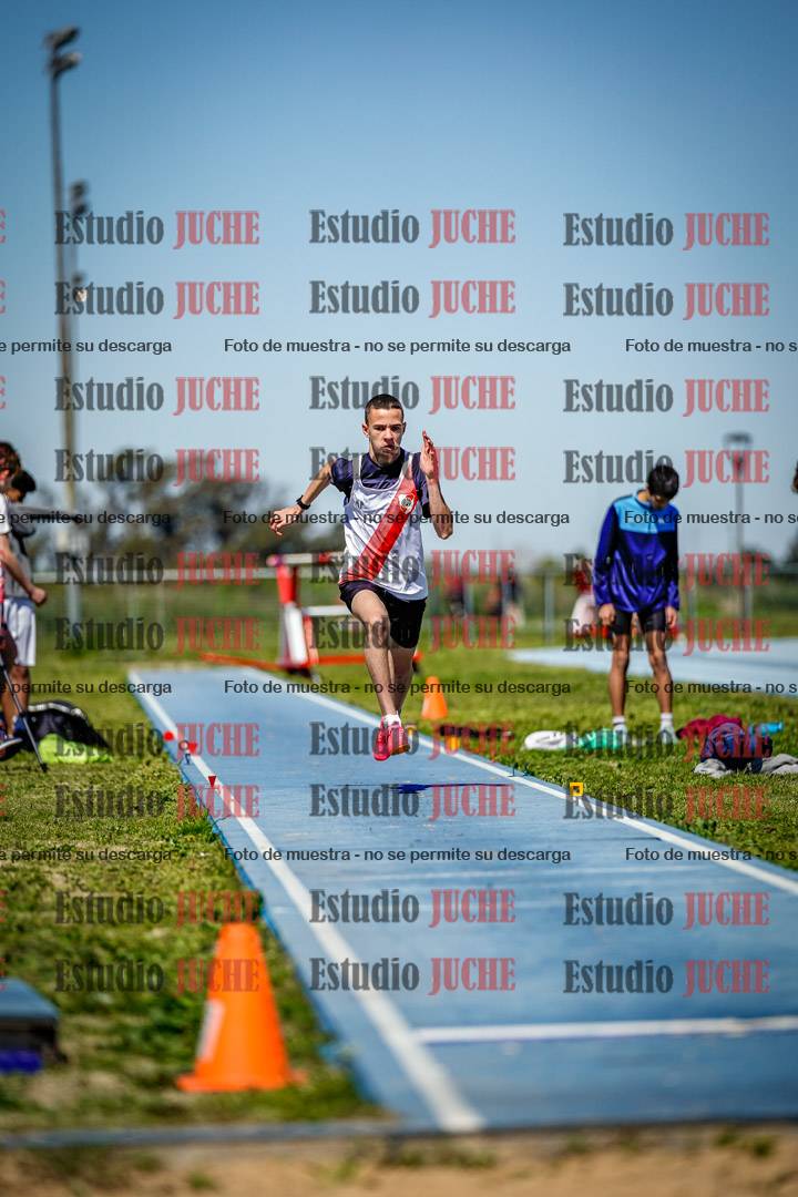 Fotos del salto en largo de varones - U15