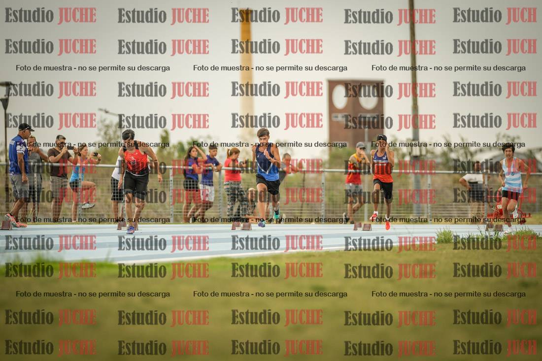 Fotos de los 300 m llanos de varones