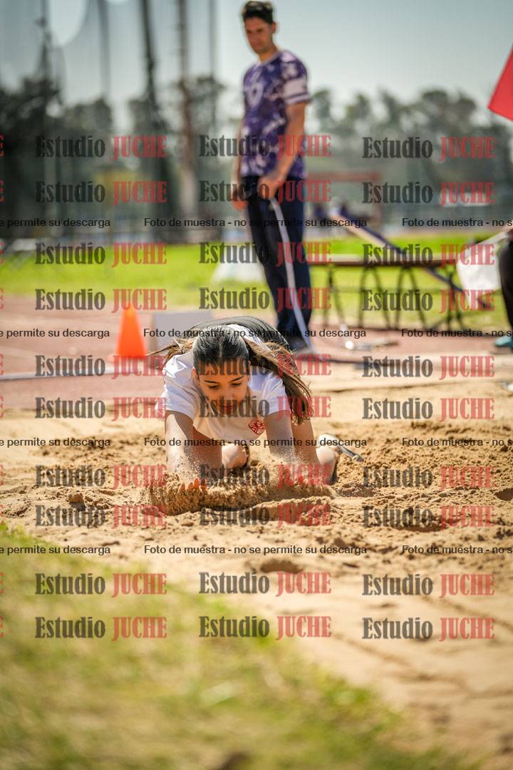 Fotos del salto en largo de mujeres - ambas categorías