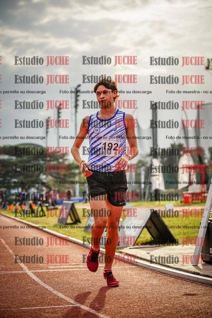 Fotos de los 3000 m con obstáculos de varones