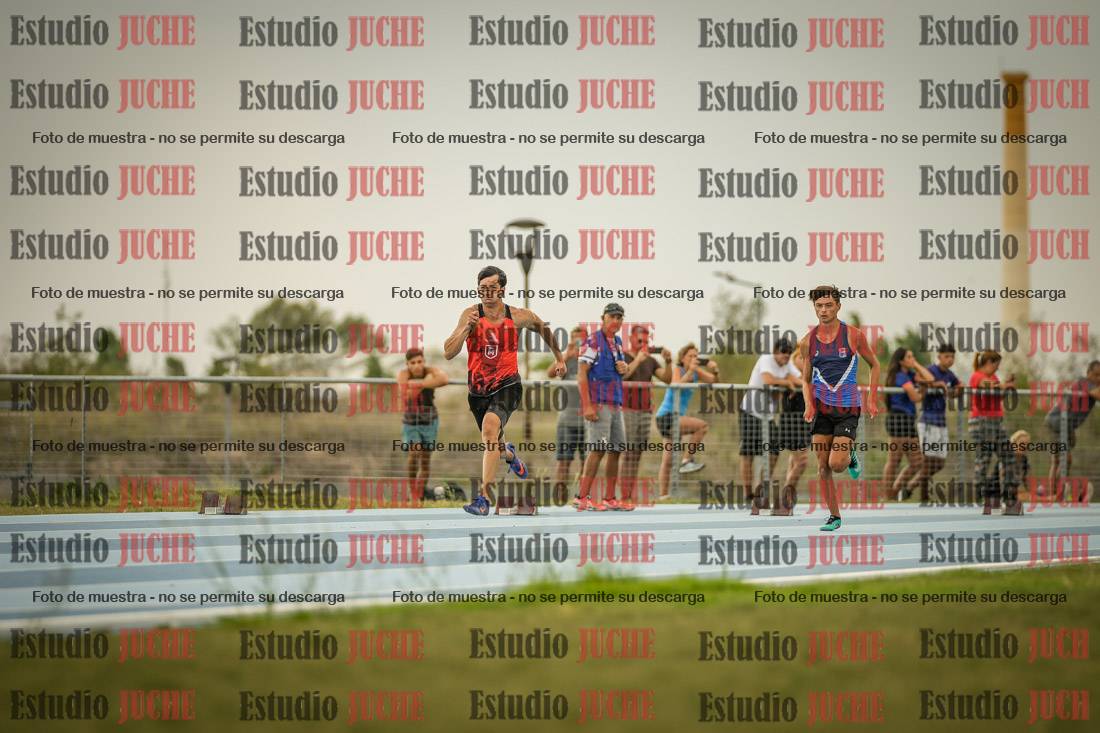 Fotos de los 300 m llanos de varones
