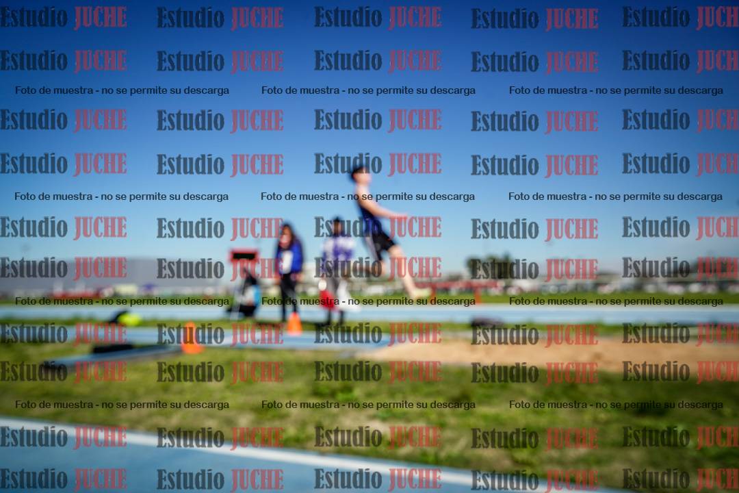 Fotos del salto en largo de varones