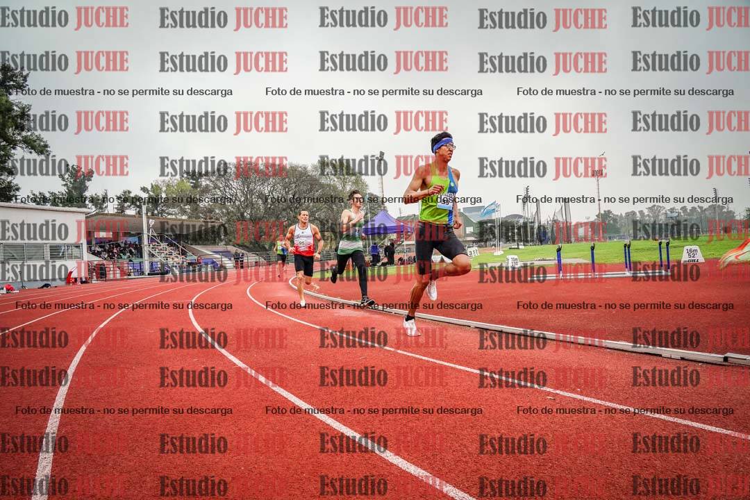 Fotos de los 800 m llanos de varones