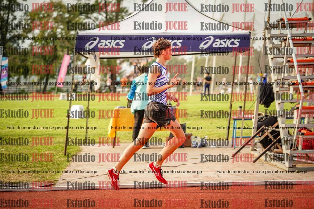 Fotos de los 3000 m con obstáculos de varones