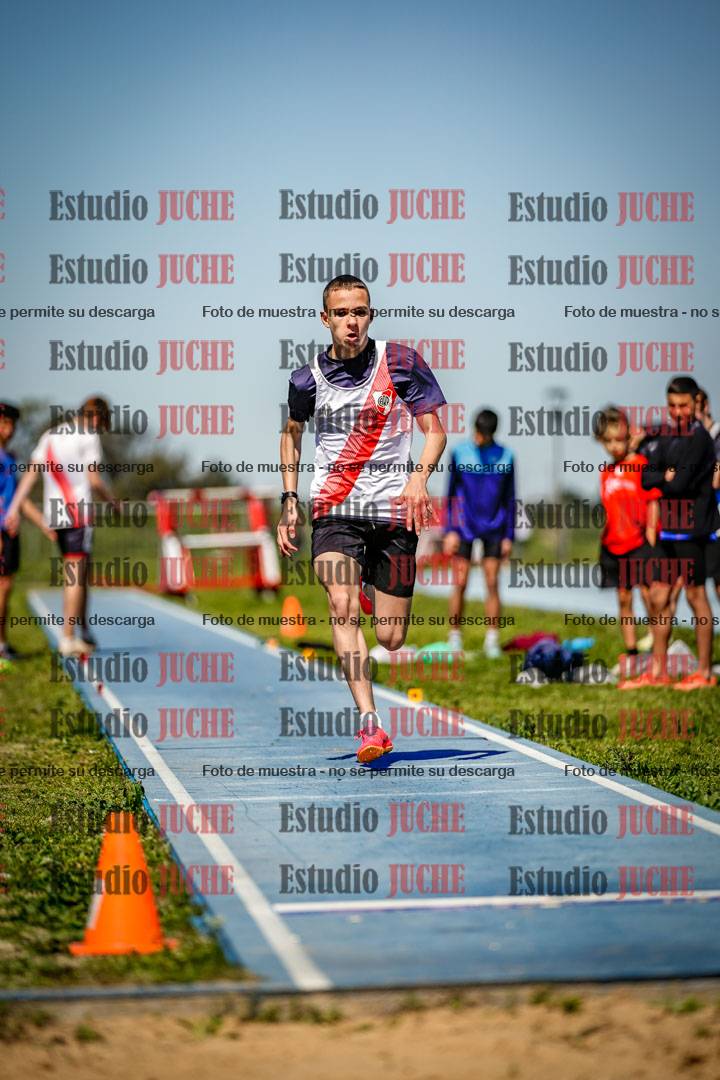 Fotos del salto en largo de varones - U15