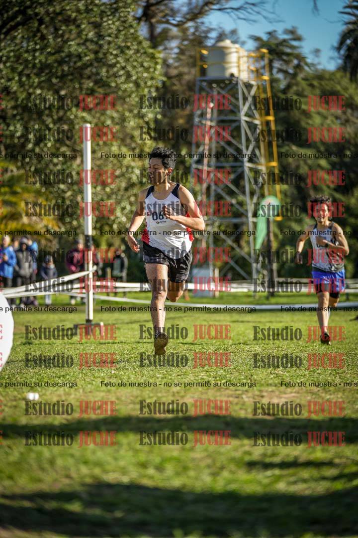 Fotos de la llegada del cross de 4000 m - varones