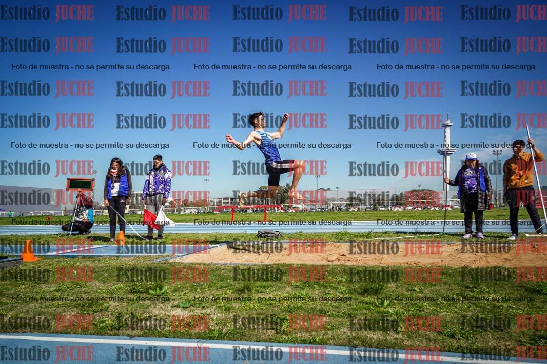 Fotos del salto en largo de varones