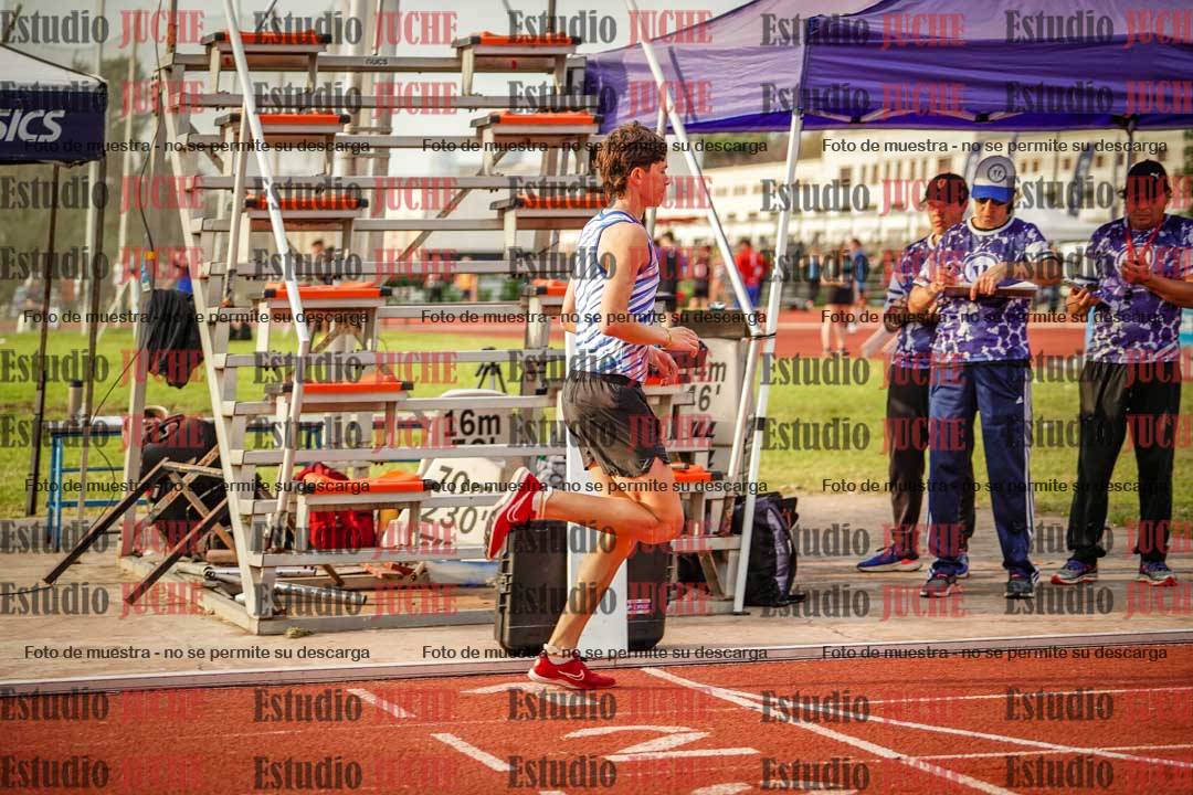 Fotos de los 3000 m con obstáculos de varones
