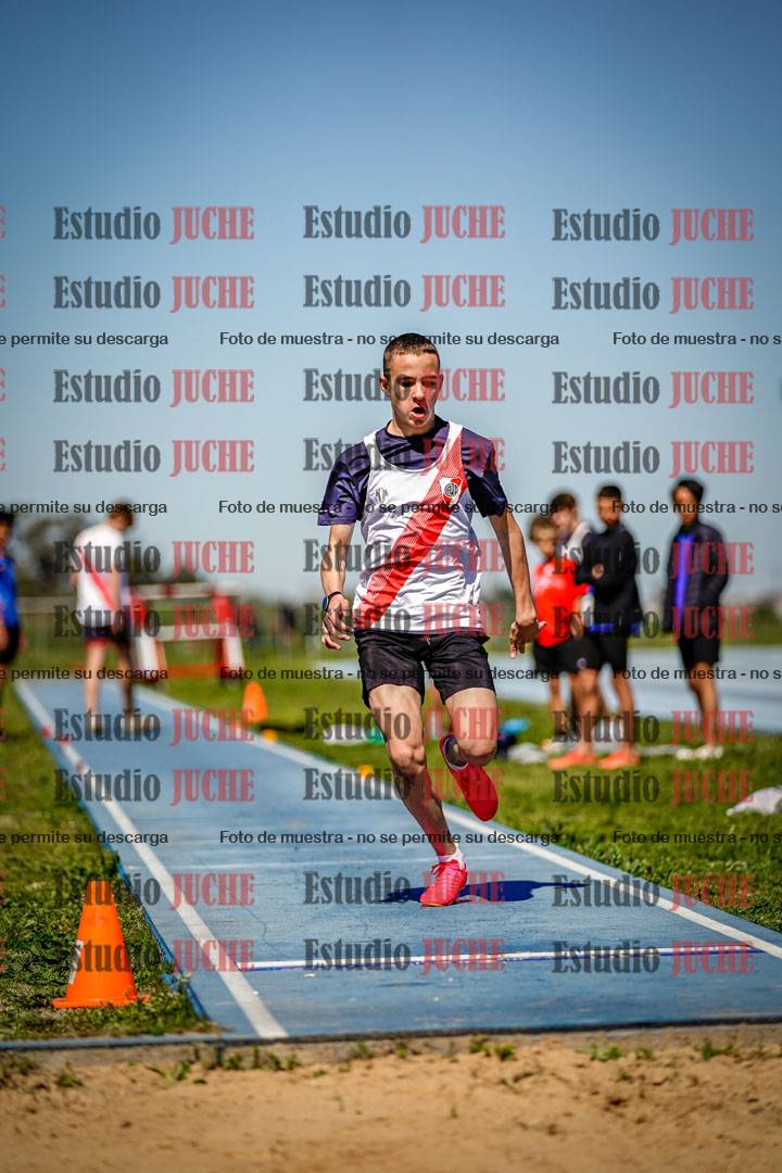 Fotos del salto en largo de varones - U15