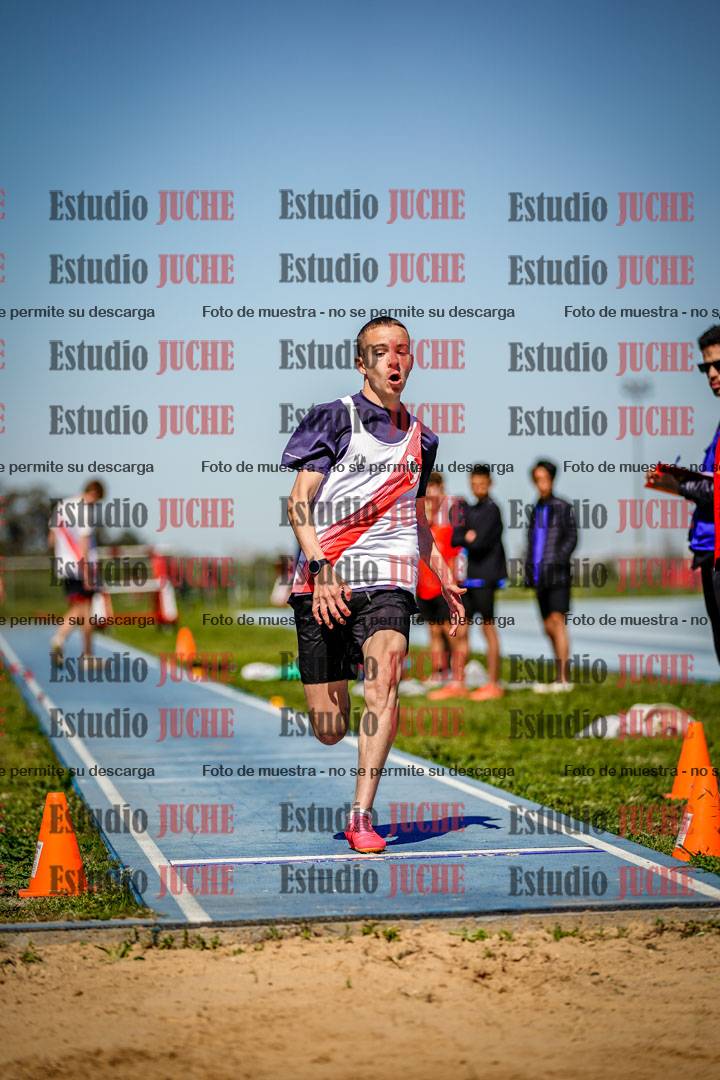Fotos del salto en largo de varones - U15