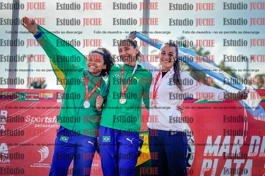 Fotos de algunos extras y podios del día 3