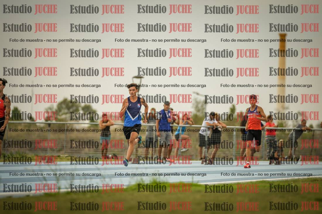 Fotos de los 300 m llanos de varones
