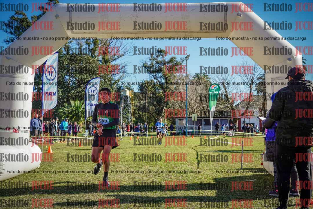 Fotos de la llegada del cross de 4000 m - varones