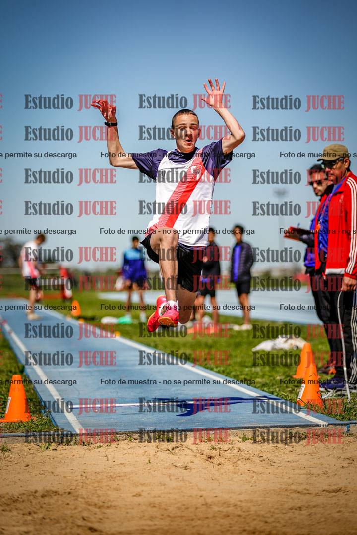Fotos del salto en largo de varones - U15