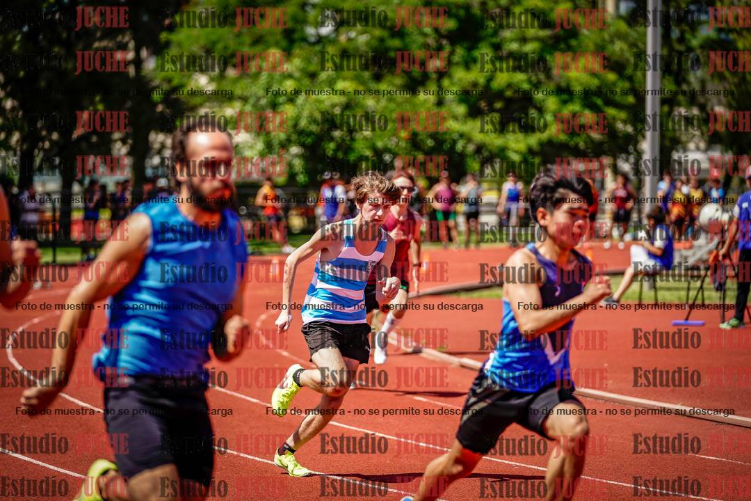 Fotos de los 200 m llanos de varones