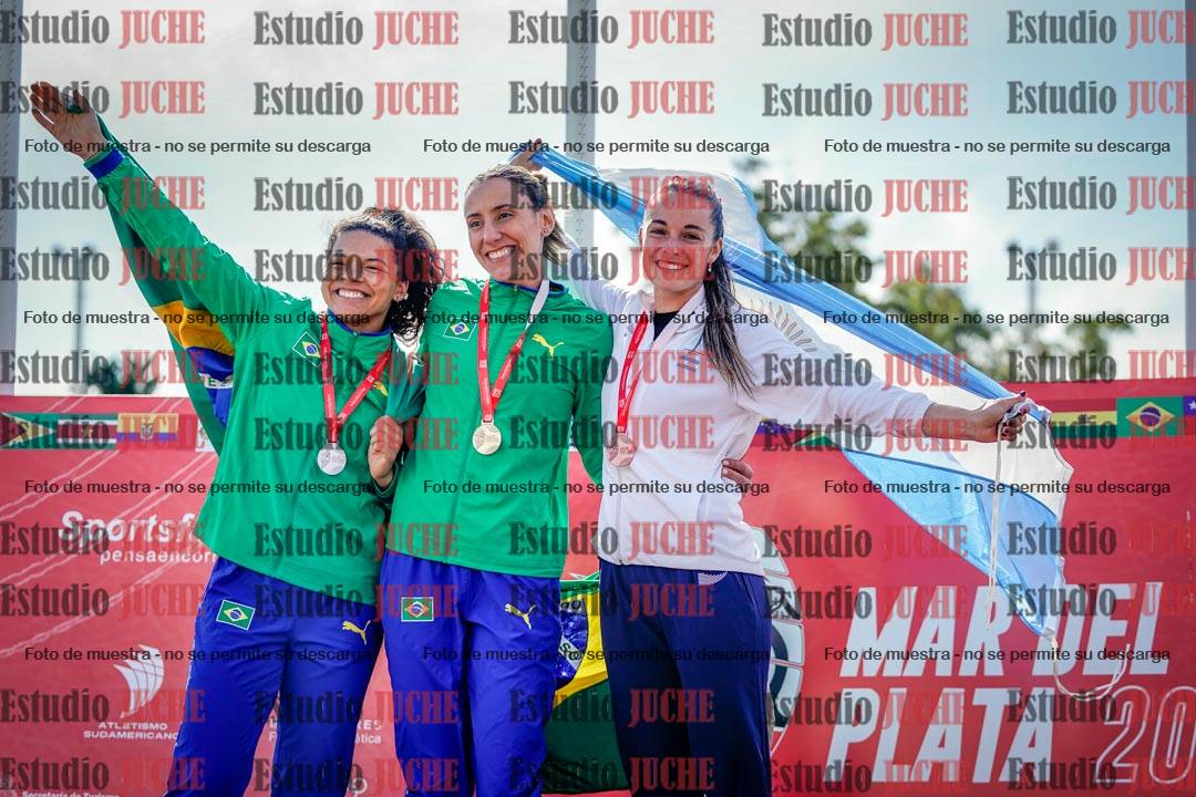 Fotos de algunos extras y podios del día 3