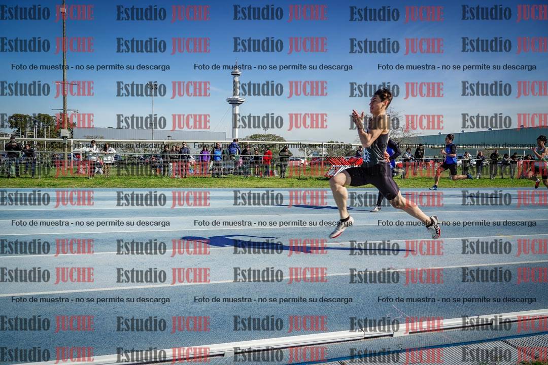 Fotos de los 100 m llanos de varones - U17