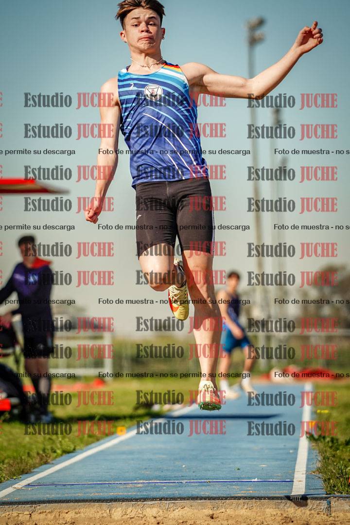 Fotos del salto en largo de varones