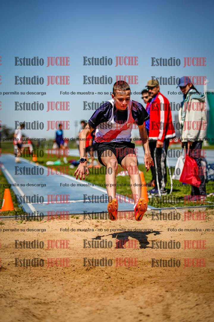Fotos del salto en largo de varones - U15