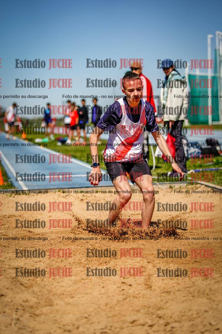 Fotos del salto en largo de varones - U15