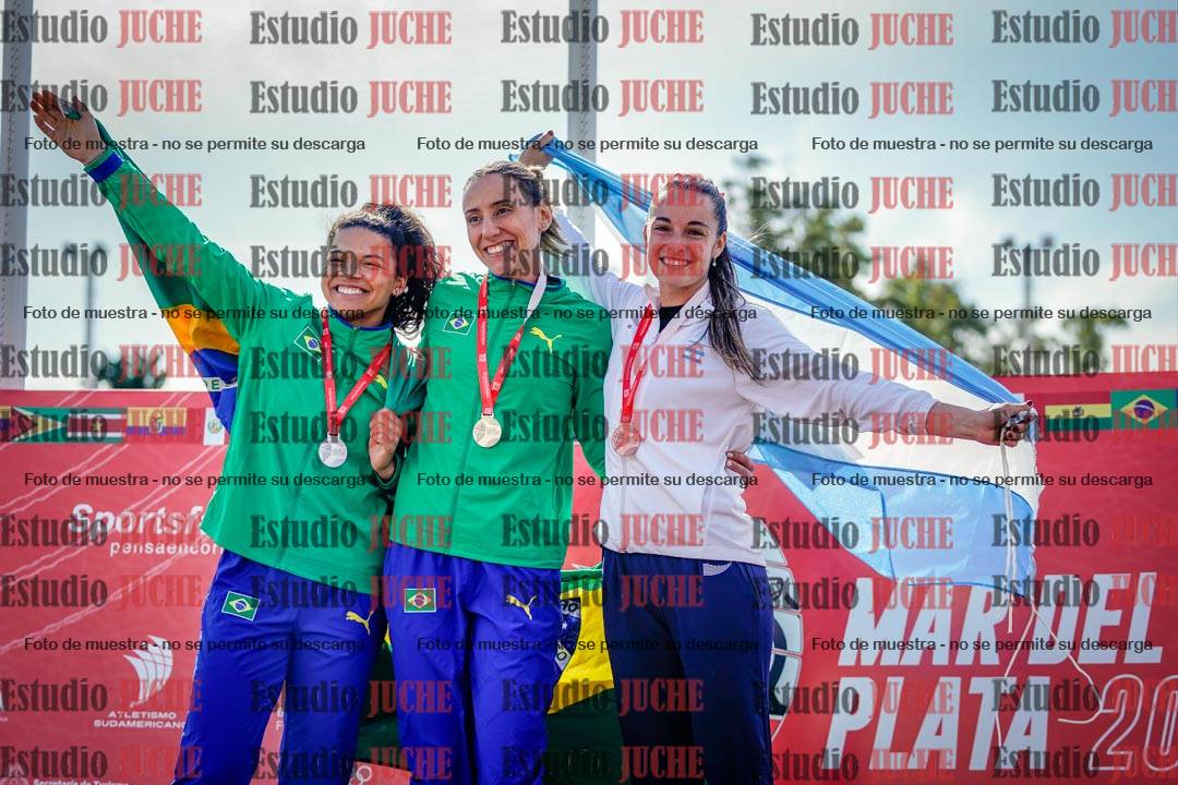 Fotos de algunos extras y podios del día 3