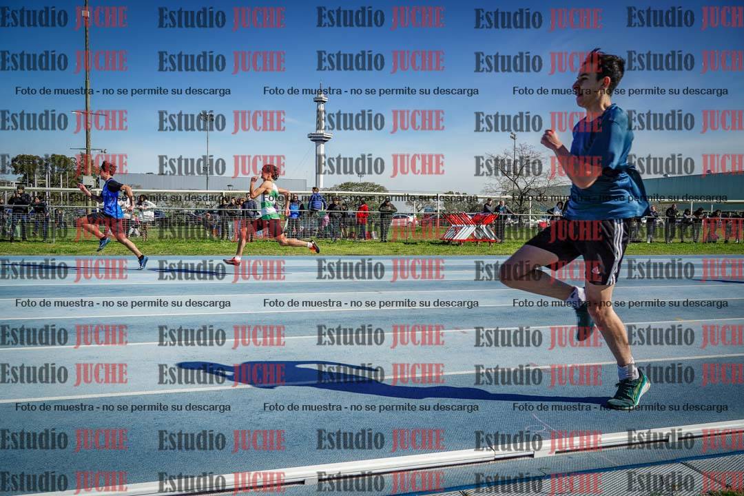 Fotos de los 100 m llanos de varones - U17