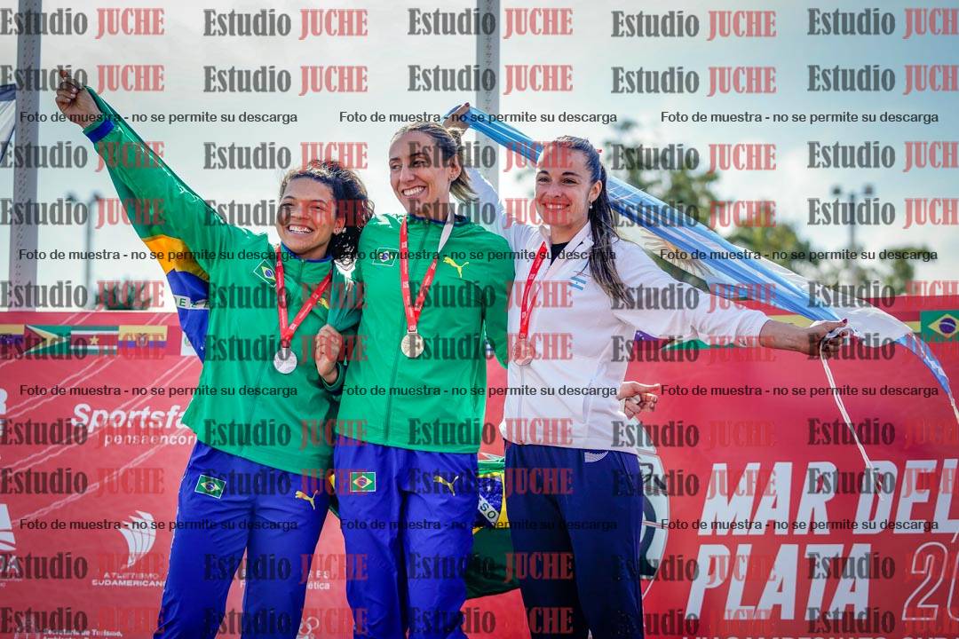Fotos de algunos extras y podios del día 3