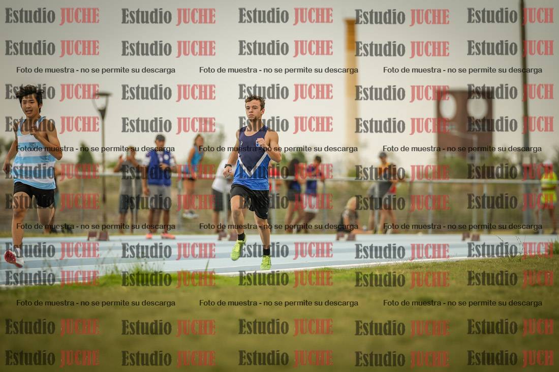 Fotos de los 300 m llanos de varones