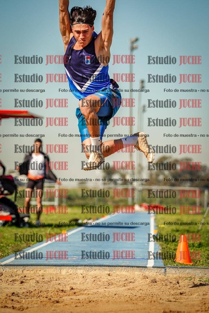 Fotos del salto en largo de varones