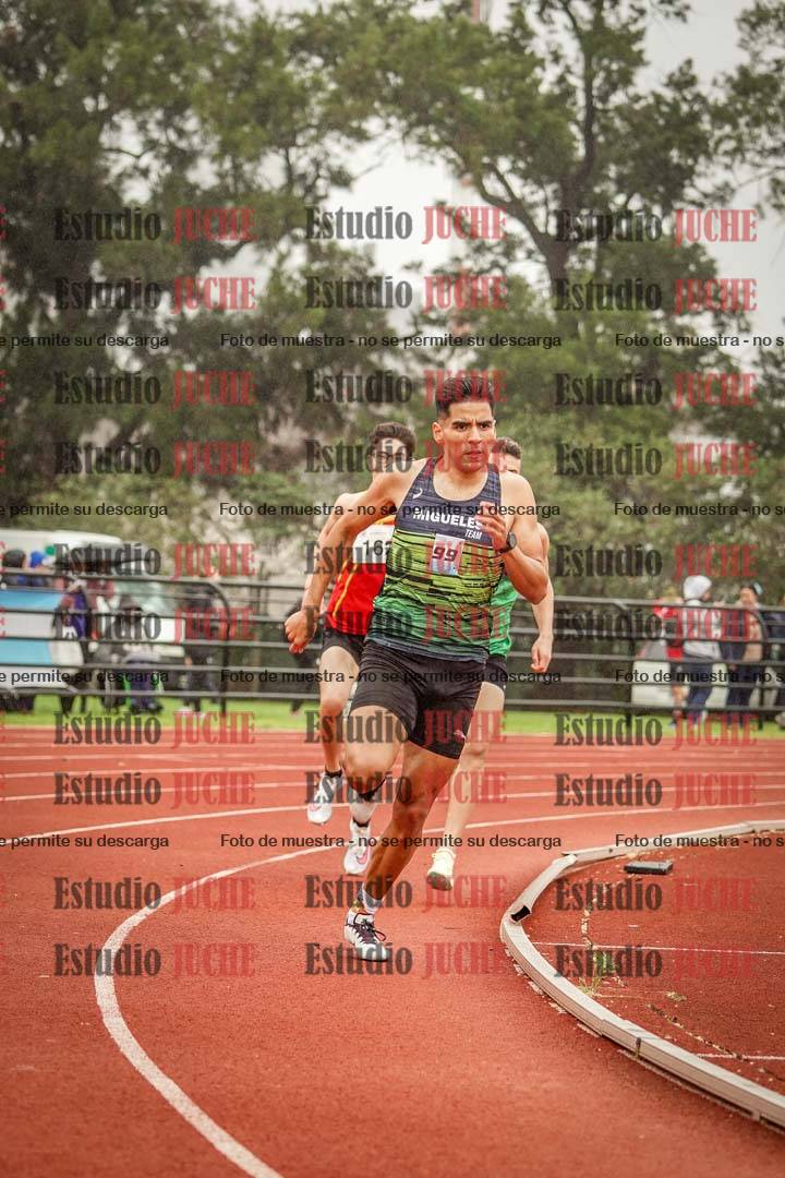 Fotos de los 800 m llanos de varones