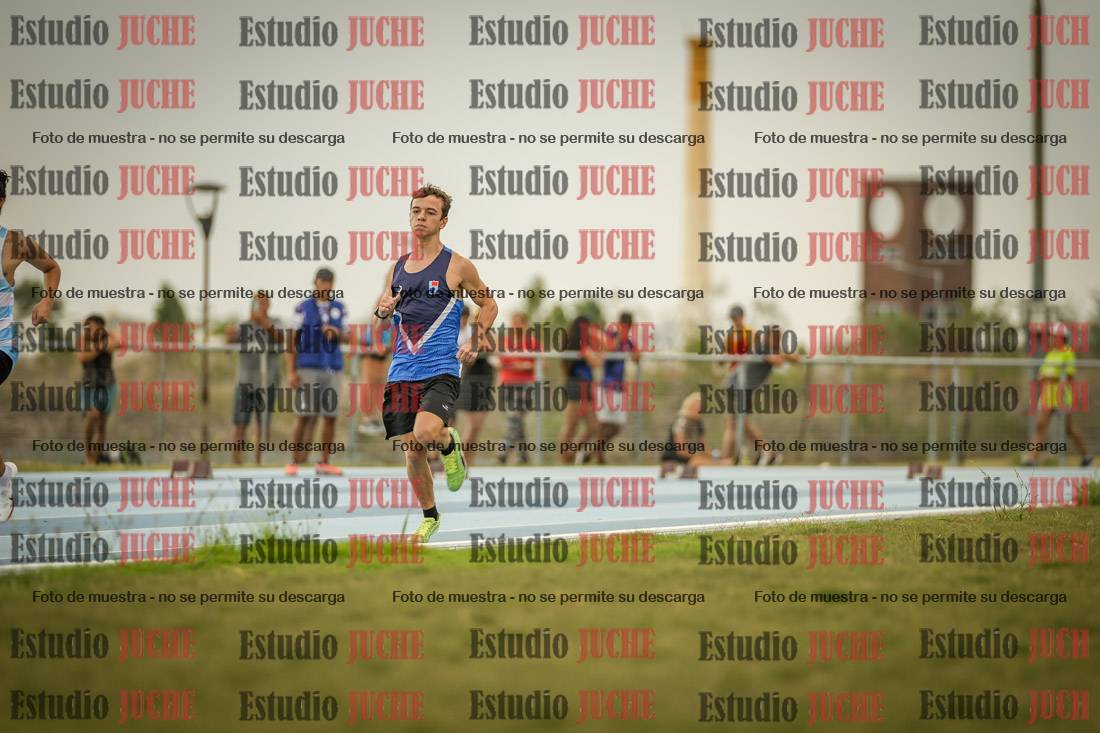 Fotos de los 300 m llanos de varones