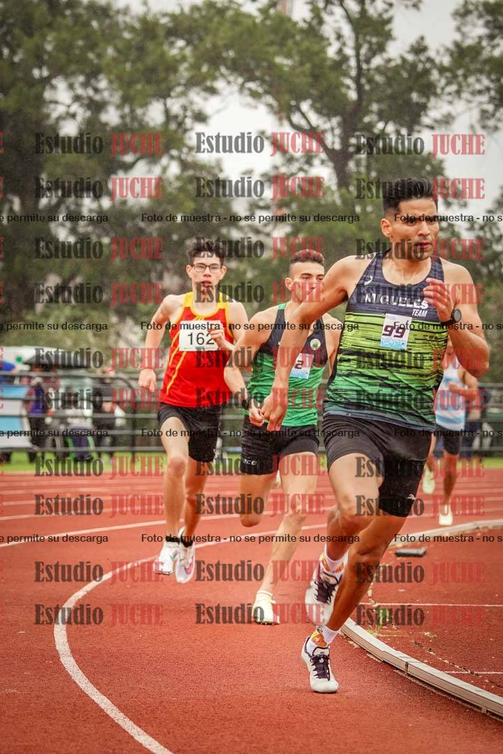 Fotos de los 800 m llanos de varones