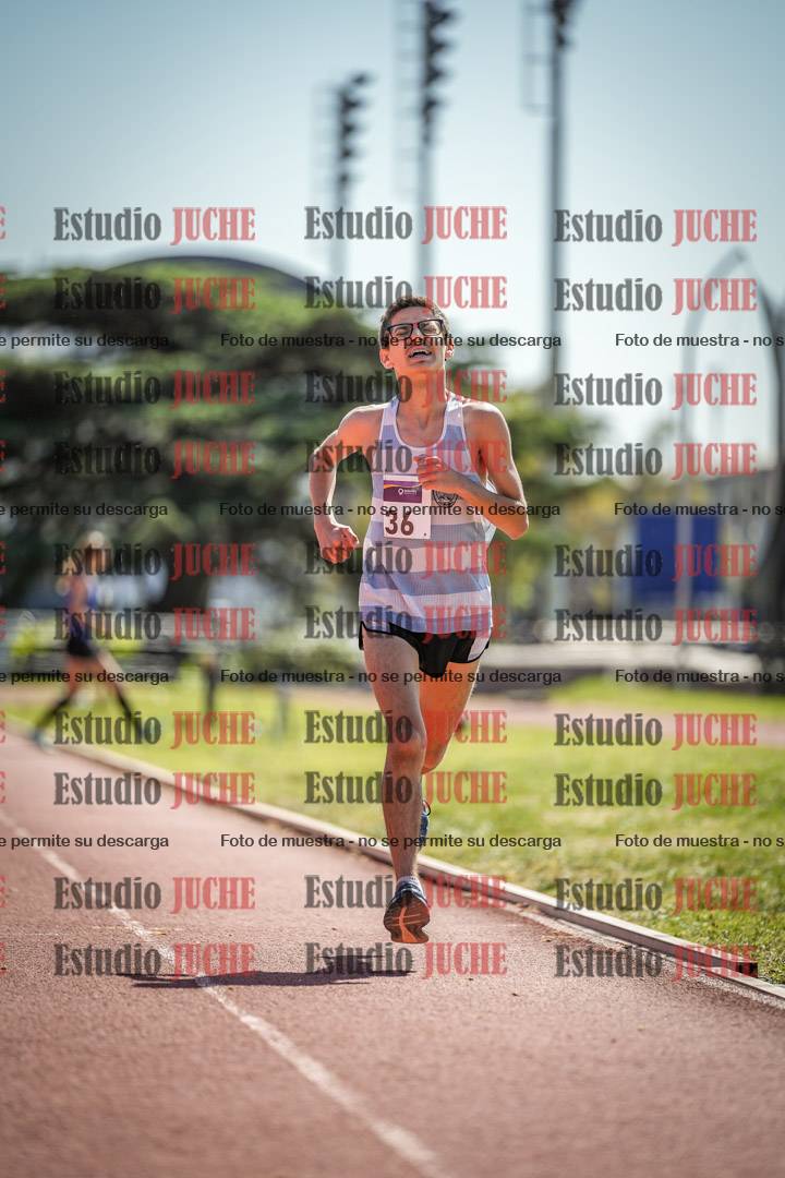 Fotos de los 2400 m de varones