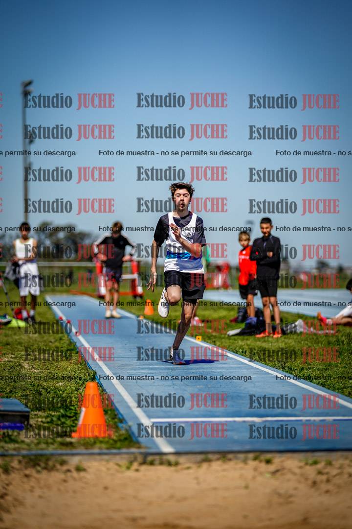 Fotos del salto en largo de varones - U15