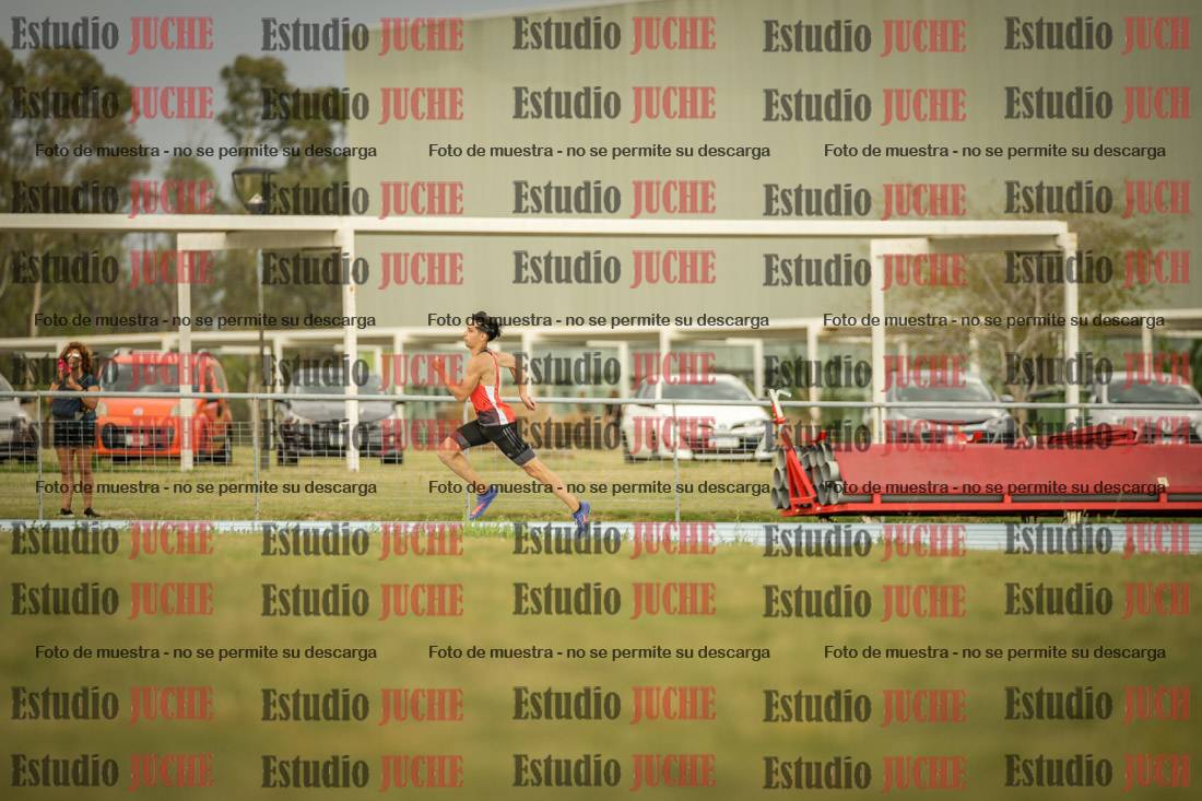 Fotos de los 300 m llanos de varones