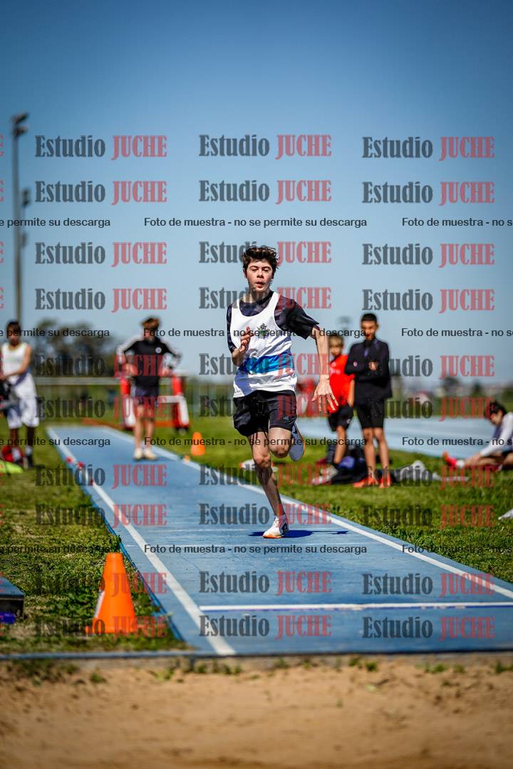 Fotos del salto en largo de varones - U15