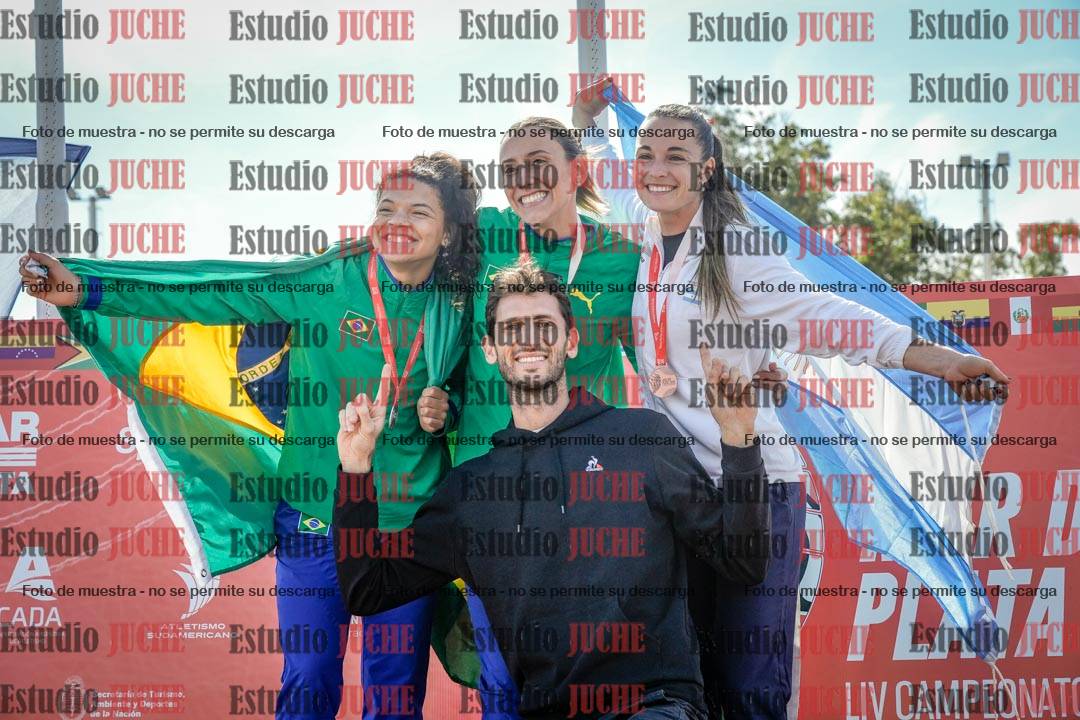 Fotos de algunos extras y podios del día 3