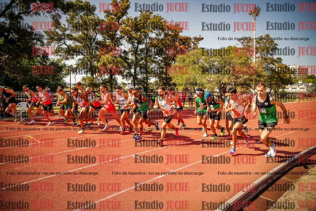 Fotos de los 3000 m llanos de varones