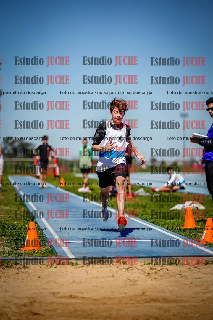 Fotos del salto en largo de varones - U15