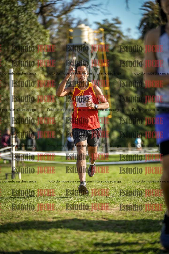 Fotos de la llegada del cross de 4000 m - varones