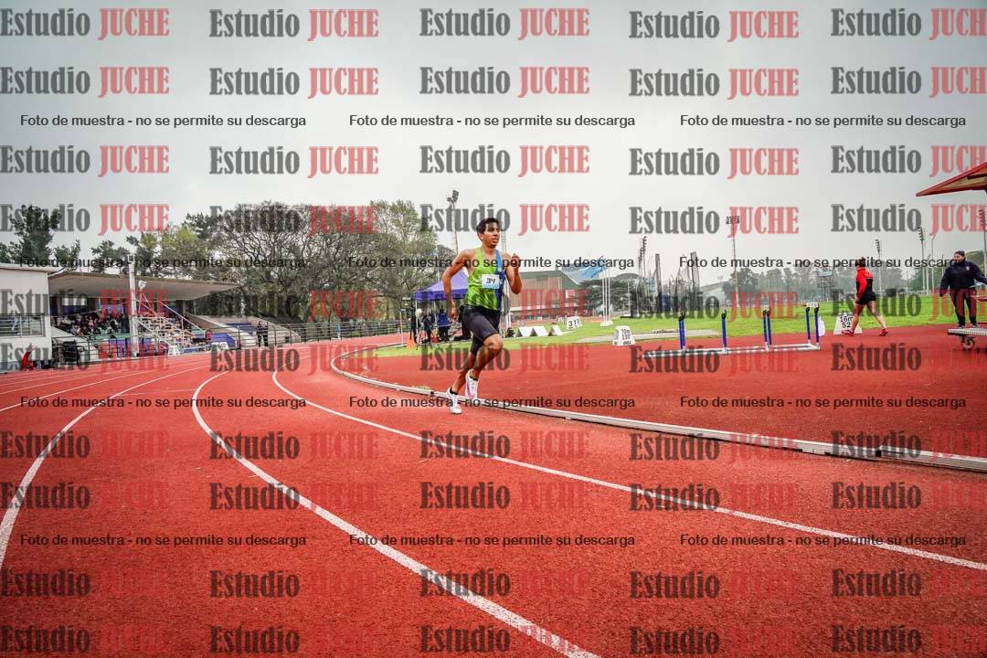 Fotos de los 800 m llanos de varones