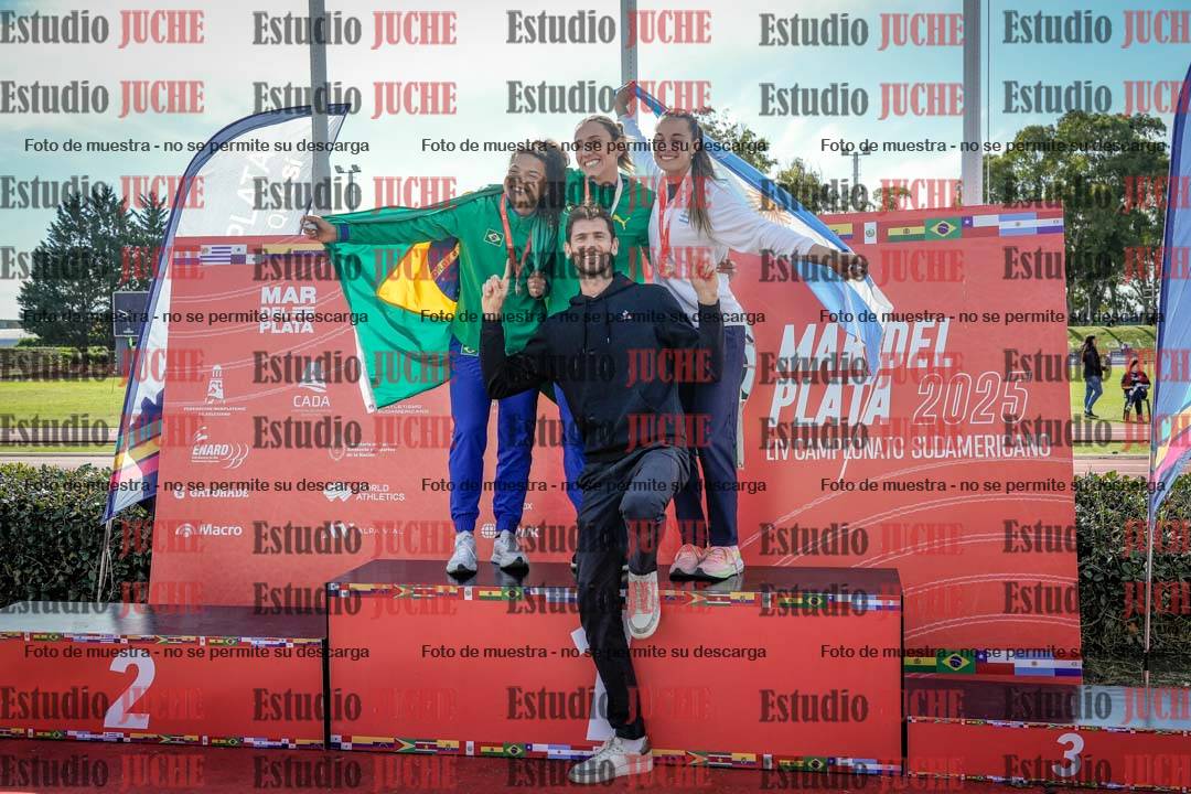 Fotos de algunos extras y podios del día 3