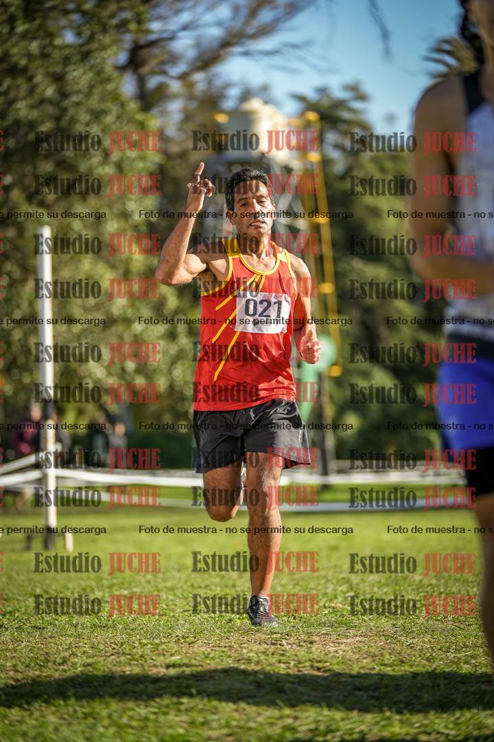 Fotos de la llegada del cross de 4000 m - varones