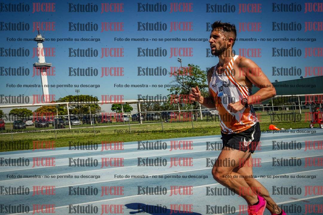 Fotos de los 5000 m de mujeres y varones - serie 2