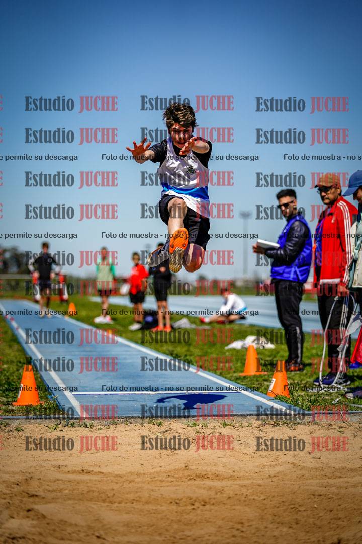 Fotos del salto en largo de varones - U15