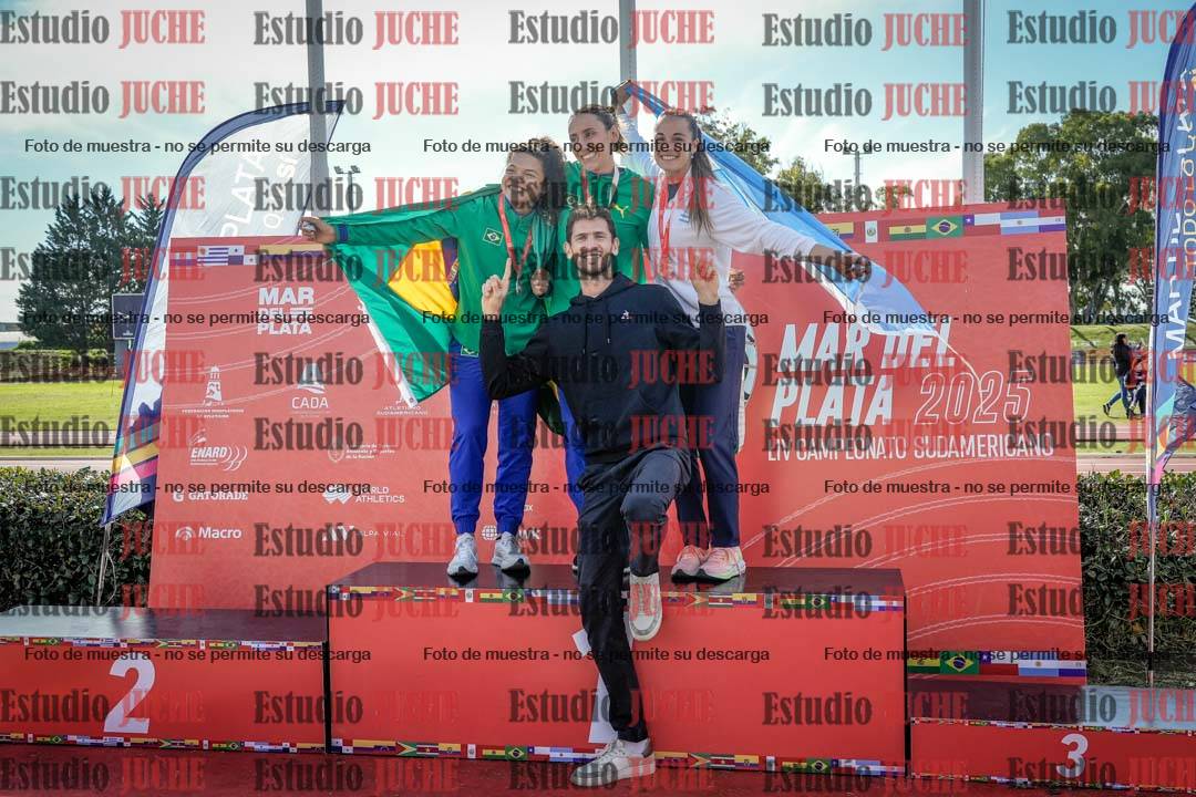 Fotos de algunos extras y podios del día 3